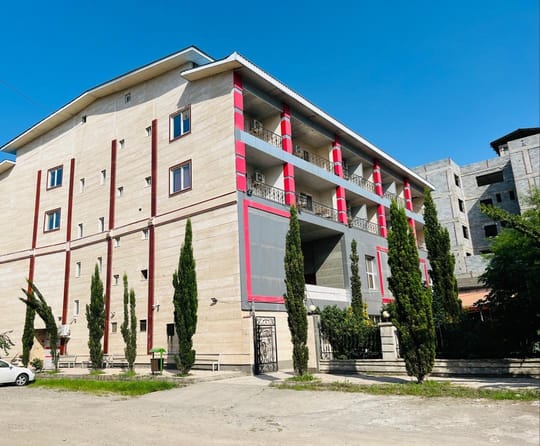 Apadana Roodsar