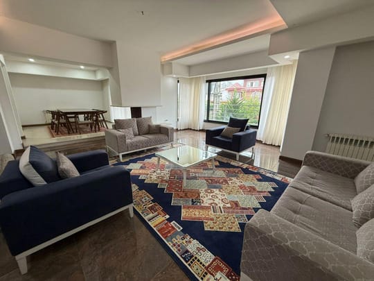 Modern three-bedroom apartment at Qo Motel