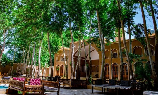 Bagh Khoshnevis Mehriz